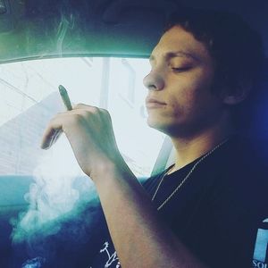 Meet your Posher, Devin